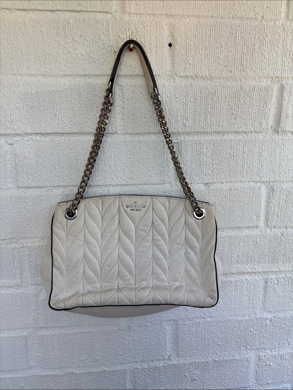 kate spade Medium Convertible Briar Lane Quilted White Shoulder Bag - Picture 2 of 10